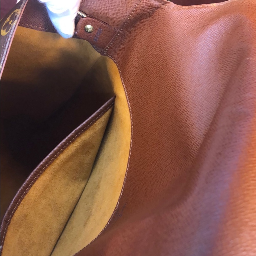 Authentic✅ - Picture 2 of 8